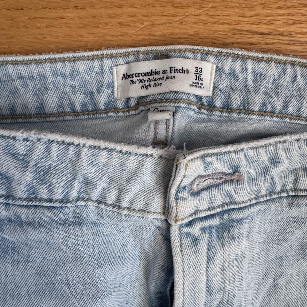 Abercrombie & Fitch Light Blue High-Rise Relaxed Jeans